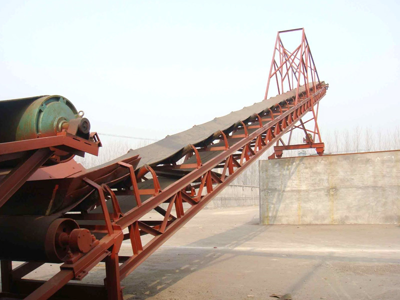 皮帶輸送機.jpg 皮帶輸送機.jpg