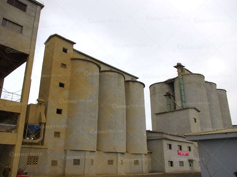 機立窯水泥生產線現(xiàn)場實拍.jpg 機立窯水泥生產線現(xiàn)場實拍.jpg